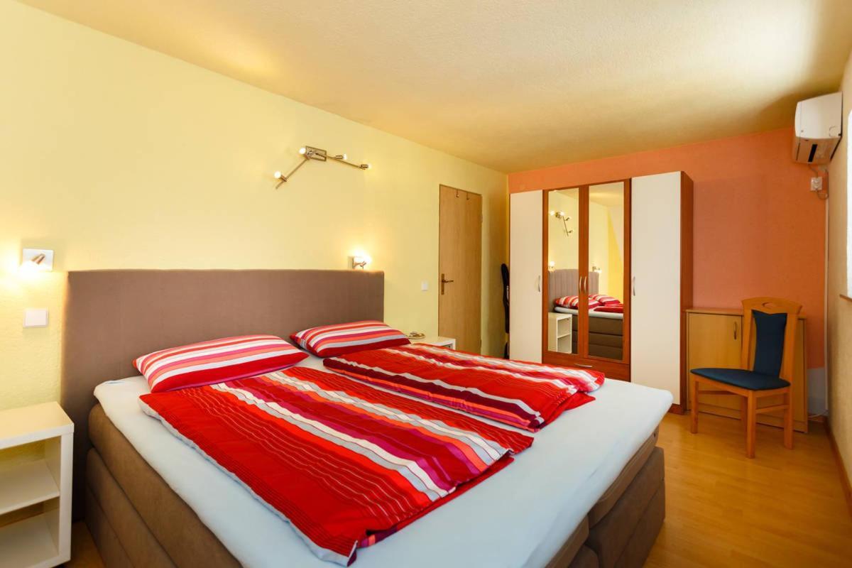 Skrbčići Apartments Familie Vujec מראה חיצוני תמונה
